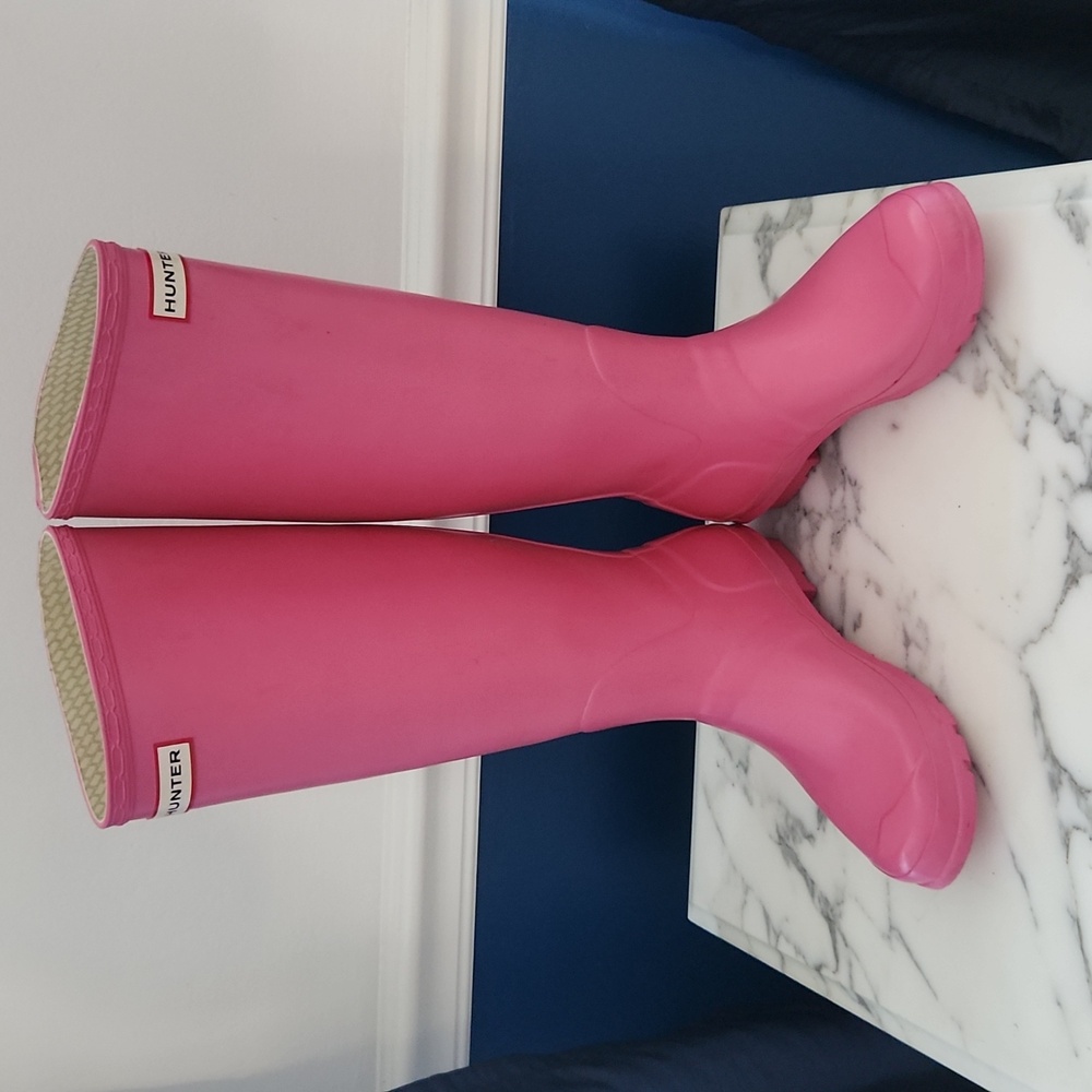 HUNTER tall ladies boots PINK! Size 8F/7M